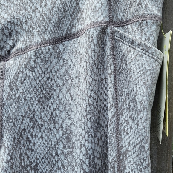 Women's Snake Print Jacquard Leggings | All in Motion | XL - Picture 2 of 15